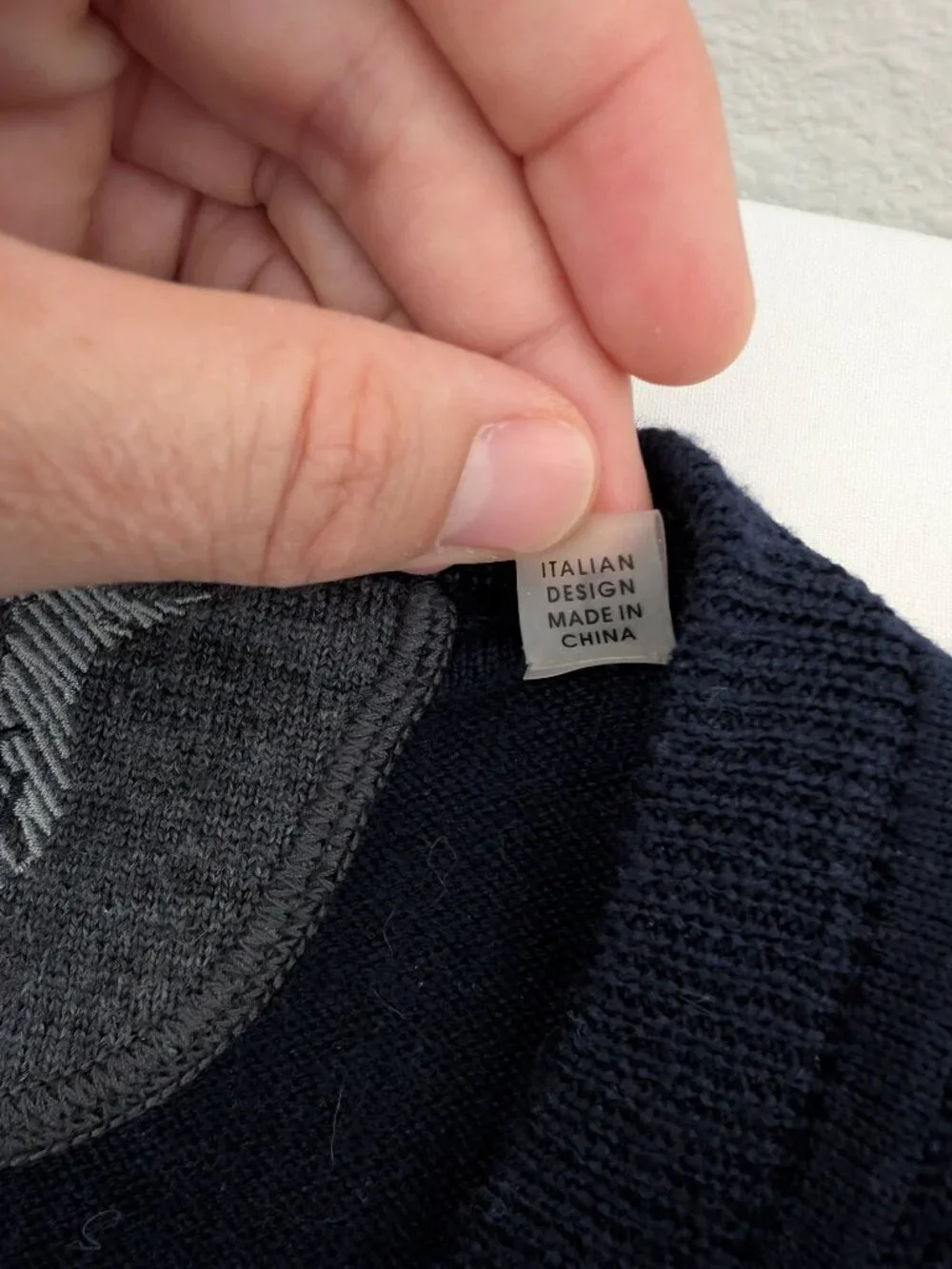 Raffi Navy Merino Wool V-Neck Sweater Men's L